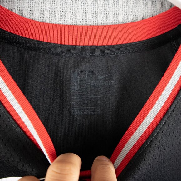 Nike Toronto Raptors Lowry #7 Jersey - Picture 5 of 8